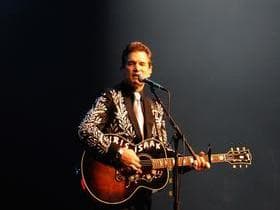 Chris Isaak