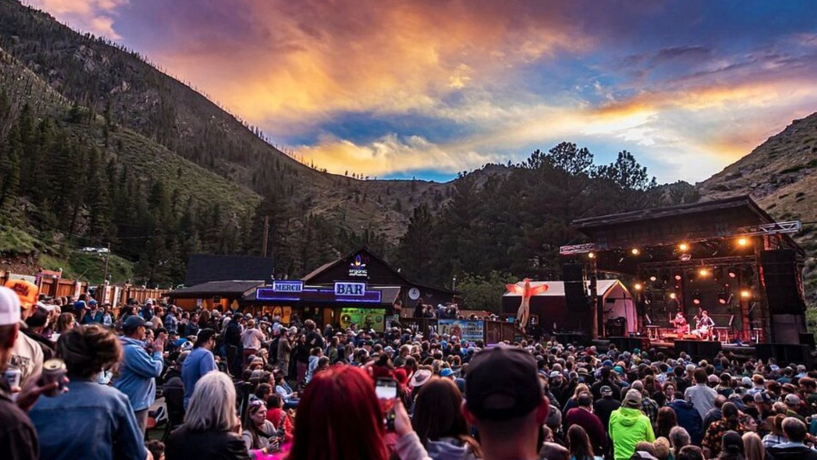 Mishawaka Amphitheatre venue setting